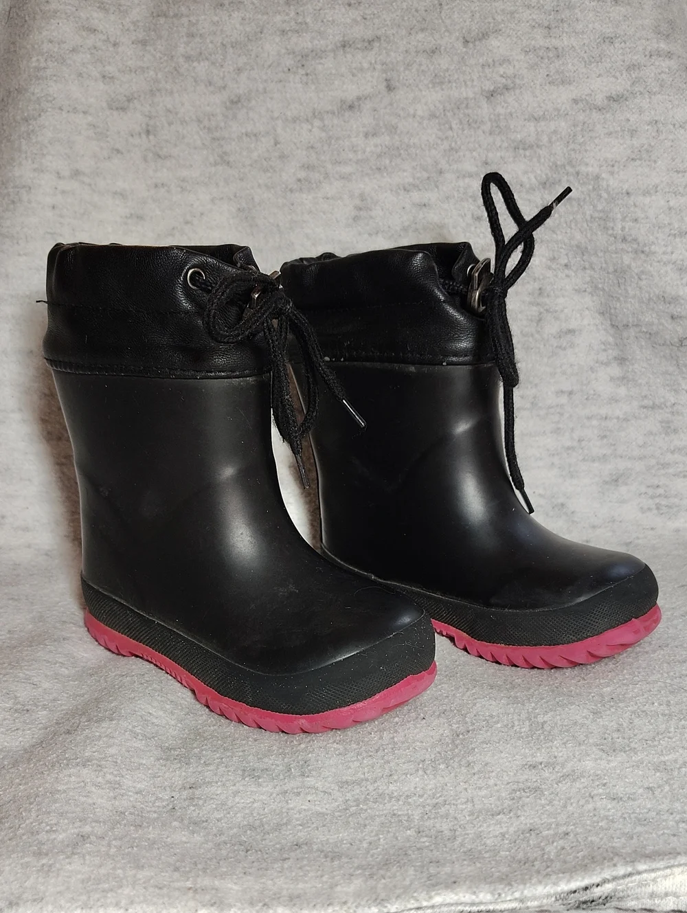 L.A. Gear Kids Black Rain & Snow Boots with Pink Soles